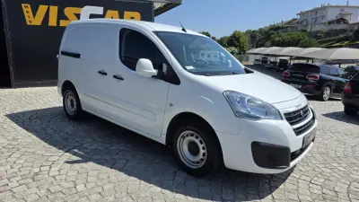 Peugeot Partner 2018 - 11490 EUR, 159000 km - AUTO.MOTO.pt - 159000km - foto 6 de 18
