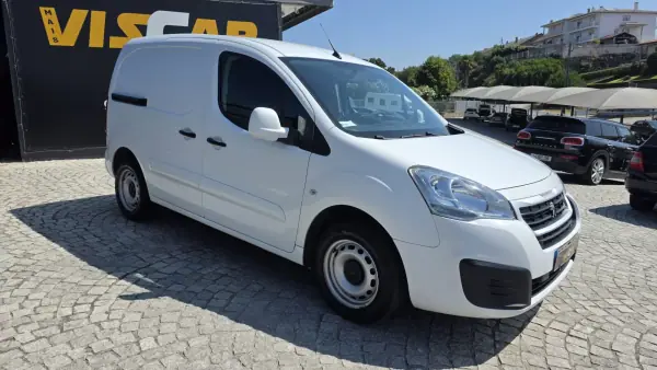 Peugeot Partner 2018 - 11490 EUR, 159000 km - AUTO.MOTO.pt - 159000km - foto 6 de 18