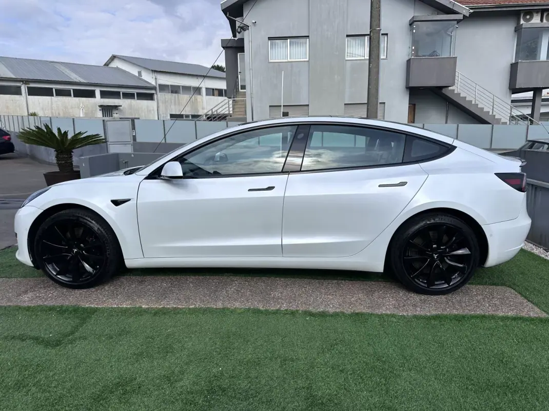 Tesla Model 3 2019 - 15500 EUR, 333000 km - AUTO.MOTO.pt - 333000km - foto 18 de 62