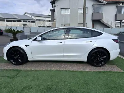 Tesla Model 3 2019 - 15500 EUR, 333000 km - AUTO.MOTO.pt - 333000km - foto 18 de 62