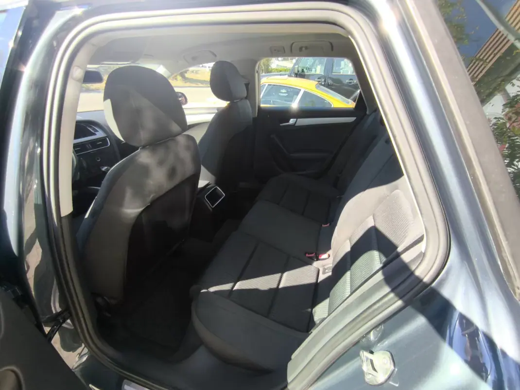 Audi A4 Avant 2012 - 11900 EUR, 219000 km - 219000km - foto 7 de 12