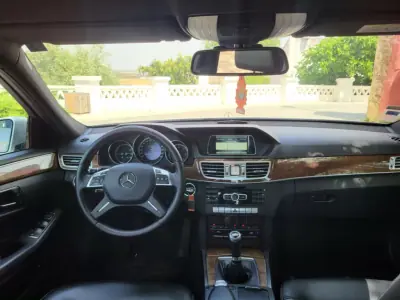 Mercedes-Benz E 200 2014 - 18900 EUR, 147135 km - AUTO.MOTO.pt - 147135km - foto 9 de 20