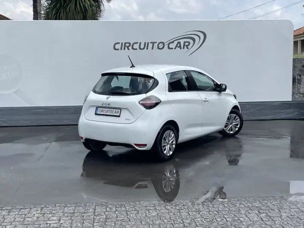 Renault Zoe 2020 - 14800 EUR, 56840 km - AUTO.MOTO.pt - 56840km - foto 3 de 42
