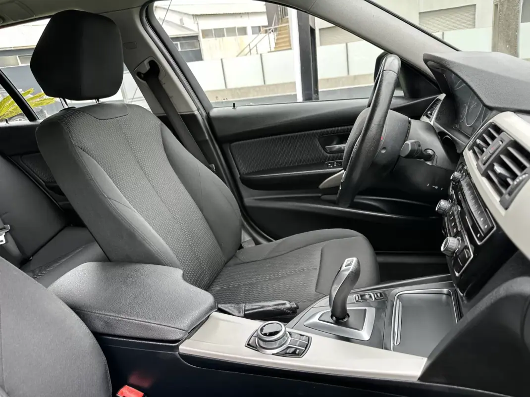 BMW 316 2017 - 16000 EUR, 280000 km - 280000km - foto 49 de 56
