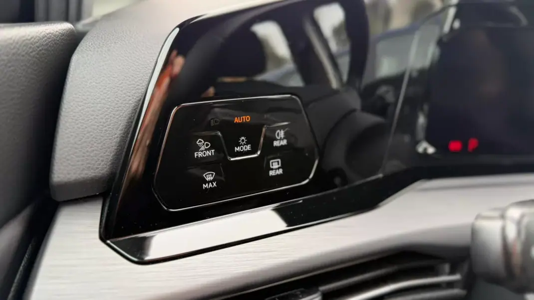 Volkswagen Golf 2021 - 21500 EUR, 96839 km - AUTO.MOTO.pt - 96839km - foto 36 de 38