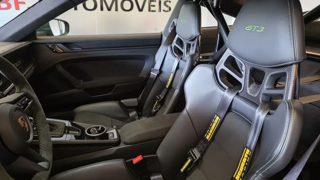 Porsche 992 2021 - 235000 EUR, 15666 km - AUTO.MOTO.pt - 15666km - foto 43 de 61