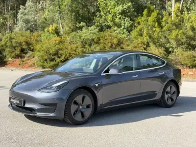 Tesla Model 3 2020 - 21500 EUR, 128300 km - AUTO.MOTO.pt - 128300km - foto 18 de 26