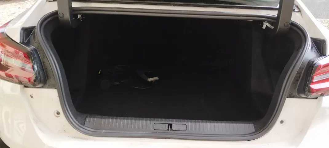 Citroën e-C4 X 2023 - 22500 EUR, 9760 km - AUTO.MOTO.pt - 9760km - foto 13 de 29