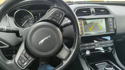 Jaguar XE 2018 - 13900 EUR, 147000 km - AUTO.MOTO.pt - 147000km - foto 9 de 14