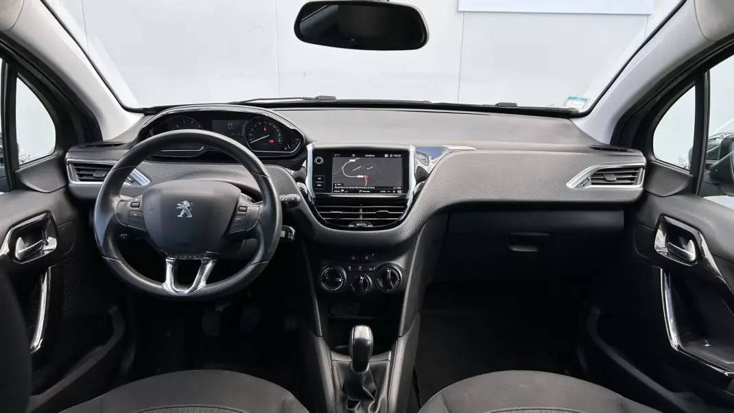 Peugeot 208 2019 - 8990 EUR, 107500 km - 107500km - foto 8 de 31