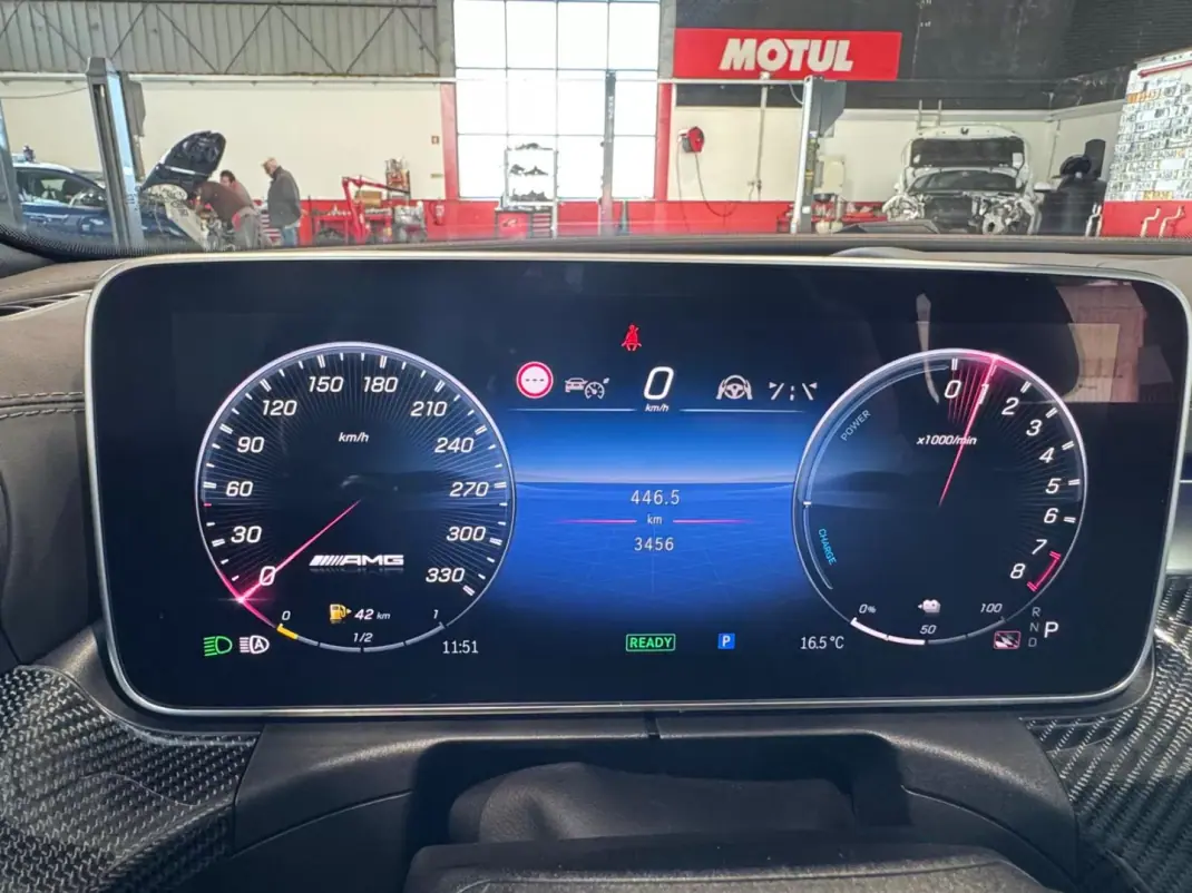 Mercedes-Benz C 63 AMG 2024 - 125000 EUR, 3456 km - AUTO.MOTO.pt - 3456km - foto 22 de 23