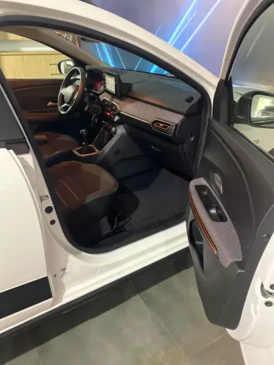 Dacia Sandero 2023 - 15900 EUR, 58259 km - AUTO.MOTO.pt - 58259km - foto 22 de 38