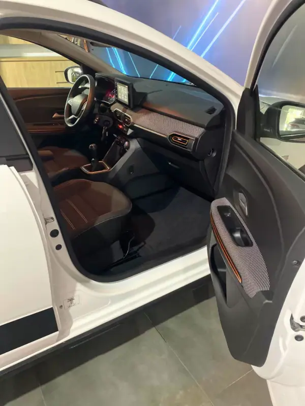 Dacia Sandero 2023 - 15900 EUR, 58259 km - AUTO.MOTO.pt - 58259km - foto 22 de 38