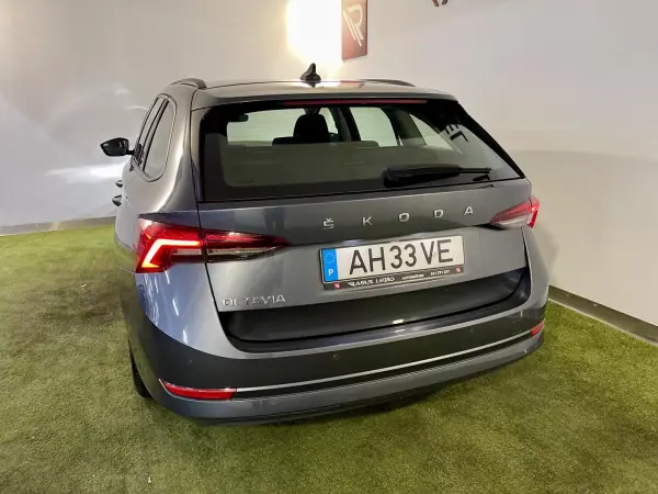 Skoda Octavia Break 2021 - 15750 EUR, 134000 km - 134000km - foto 8 de 35