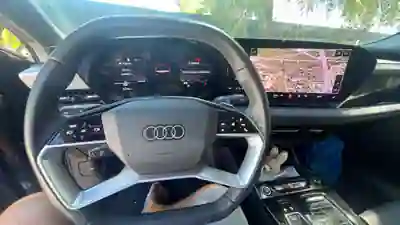 Audi Q6 e-tron 2025 - 55000 EUR, 22504 km - AUTO.MOTO.pt - 22504km - foto 8 de 13