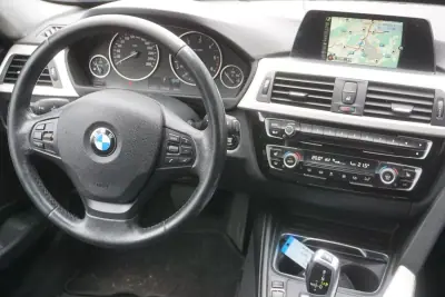 BMW 318 2017 - 15790 EUR, 170145 km - AUTO.MOTO.pt - 170145km - foto 8 de 14