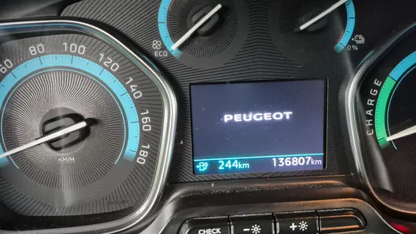 Peugeot Expert 2023 - 21350 EUR, 136807 km - AUTO.MOTO.pt - 136807km - foto 15 de 15