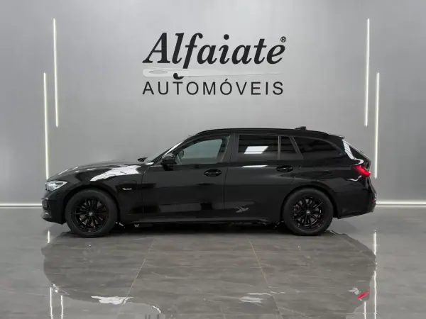 BMW 320 2022 — foto 2 de 35