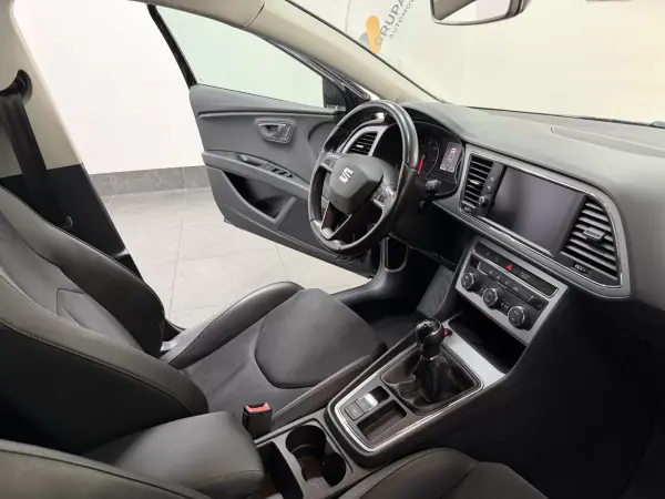 SEAT Leon ST 2017 - 10990 EUR, 147000 km - AUTO.MOTO.pt - 147000km - foto 16 de 22