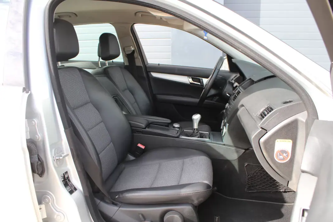 Mercedes-Benz C 250 2008 - 12990 EUR, 241176 km - AUTO.MOTO.pt - 241176km - foto 9 de 18