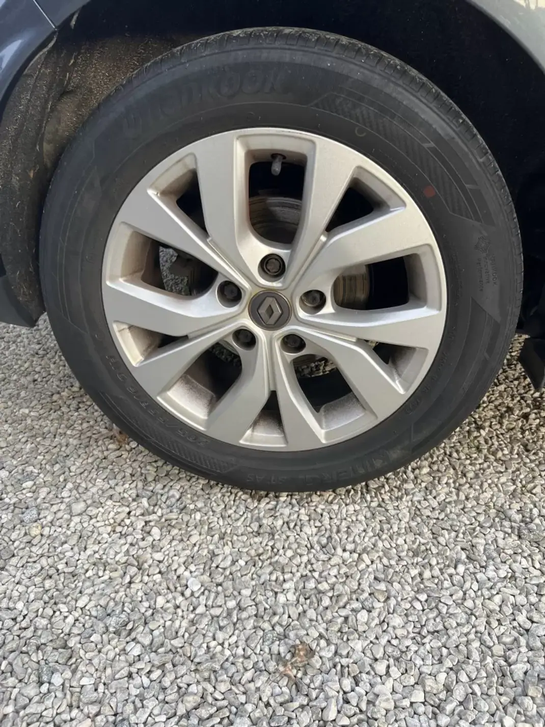 Renault Mégane 2020 - 14900 EUR, 142500 km - AUTO.MOTO.pt - 142500km - foto 4 de 16