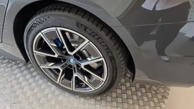 BMW i4 2023 - 41900 EUR, 60120 km - AUTO.MOTO.pt - 60120km - foto 33 de 58