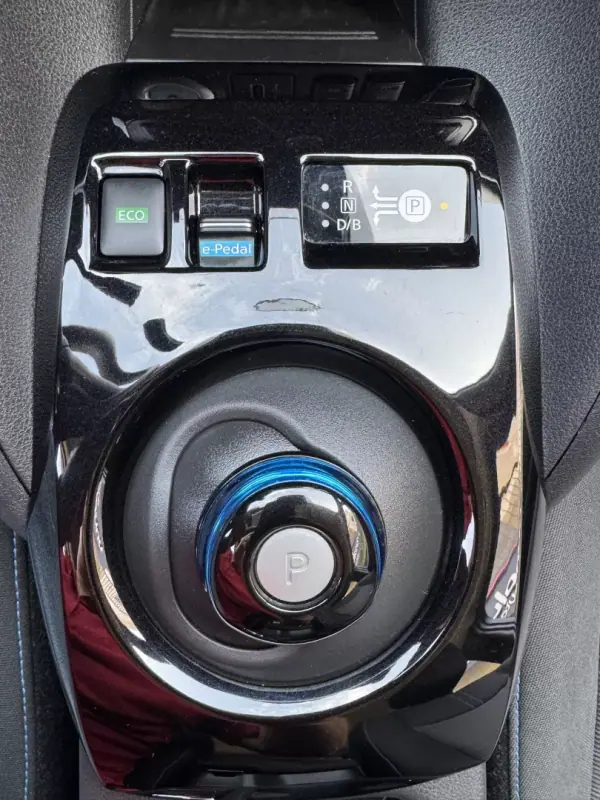 Nissan Leaf 2022 - 26950 EUR, 33000 km - AUTO.MOTO.pt - 33000km - foto 22 de 33