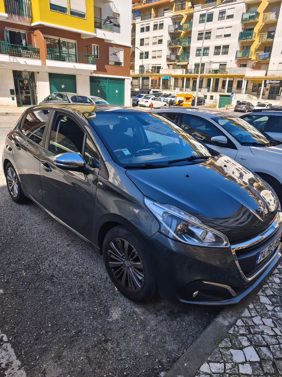 Peugeot 208 2016 - 8000 EUR, 90000 km - AUTO.MOTO.pt - 90000km - foto 8 de 8