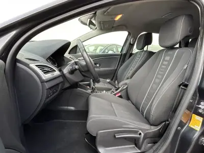 Renault Mégane Sport Tourer 2014 - 8900 EUR, 269392 km - AUTO.MOTO.pt - 269392km - foto 12 de 20