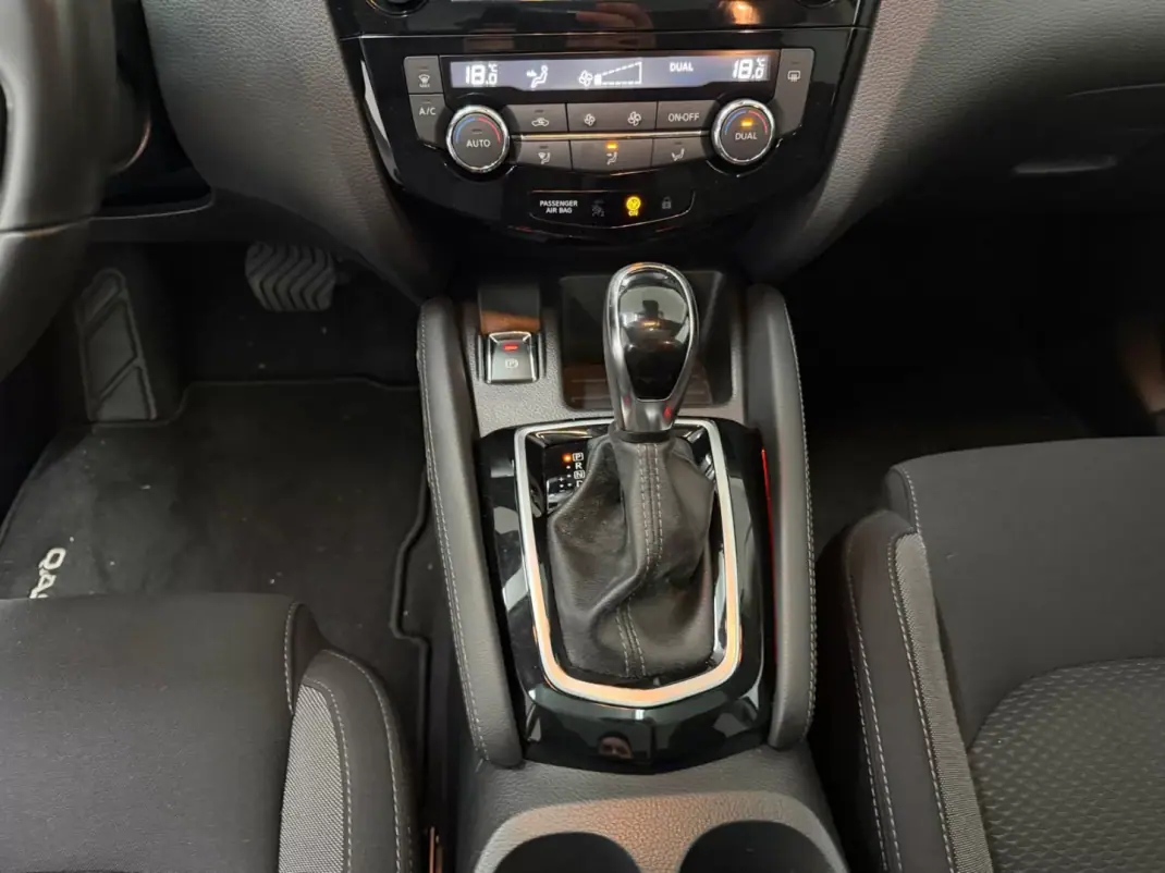 Nissan Qashqai 2018 - 17990 EUR, 145000 km - 145000km - foto 16 de 20