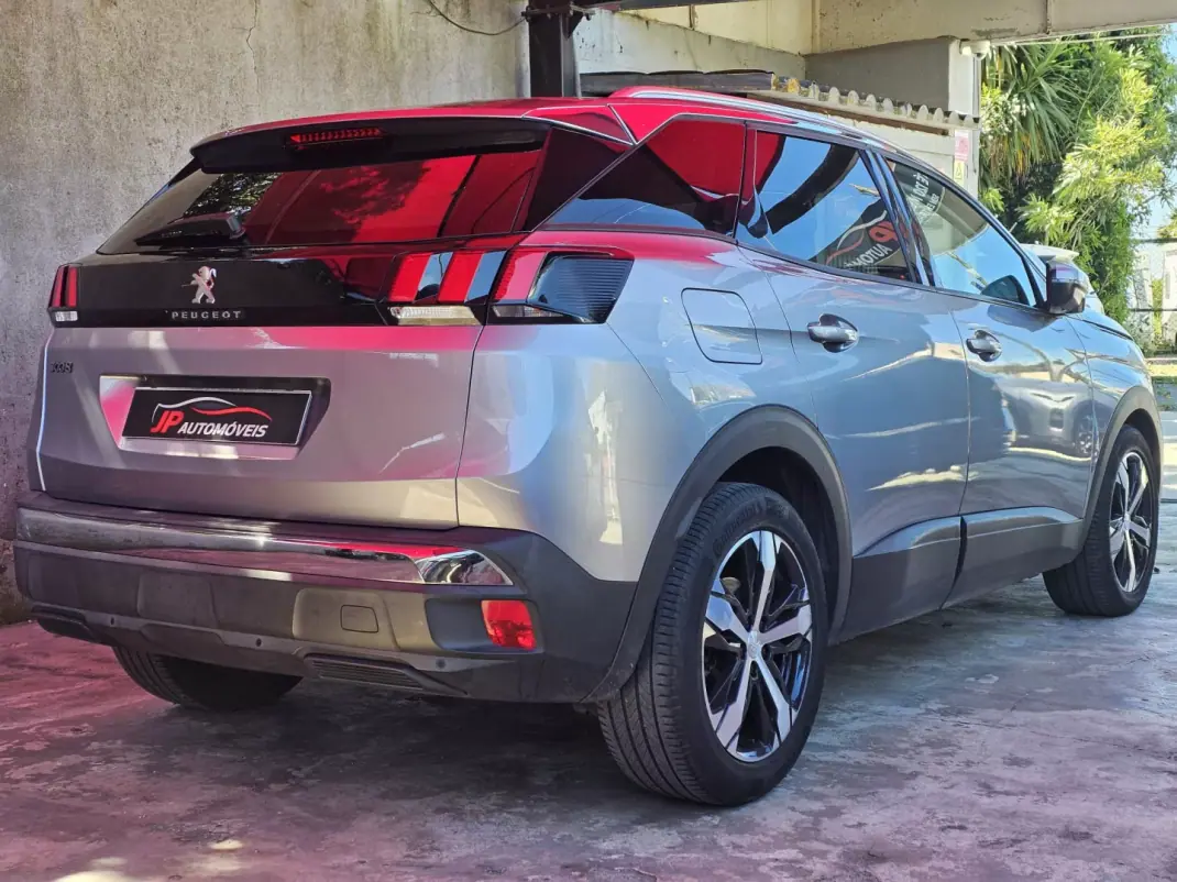 Peugeot 3008 2020 - 13999 EUR, 104000 km - AUTO.MOTO.pt - 104000km - foto 11 de 14
