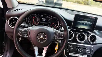 Mercedes-Benz CLA 180 2016 - 16950 EUR, 176000 km - AUTO.MOTO.pt - 176000km - foto 25 de 32