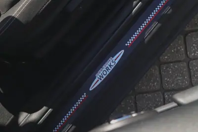 MINI One 2018 - 18980 EUR, 61420 km - AUTO.MOTO.pt - 61420km - foto 28 de 30