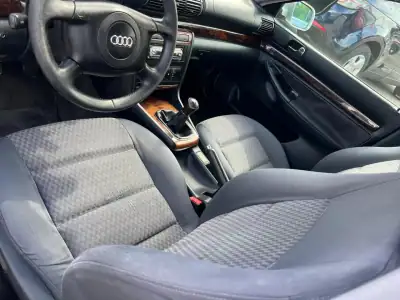 Audi A4 2004 - 4500 EUR, 400000 km - AUTO.MOTO.pt - 400000km - foto 14 de 18