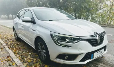Renault Mégane 2016 - 12500 EUR, 101000 km - AUTO.MOTO.pt - 101000km - foto 2 de 10