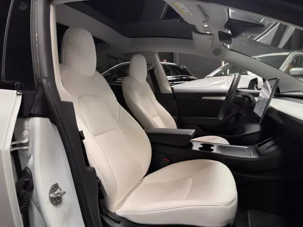 Tesla Model 3 2021 - 28990 EUR, 36500 km - AUTO.MOTO.pt - 36500km - foto 21 de 22
