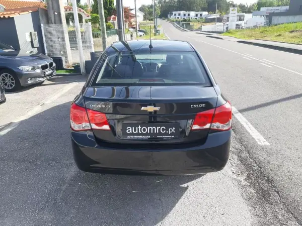 Chevrolet Cruze 2012 - 7900 EUR, 221800 km - AUTO.MOTO.pt - 221800km - foto 10 de 37