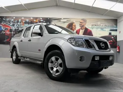 Nissan Navara 2011 — photo 3 of 19