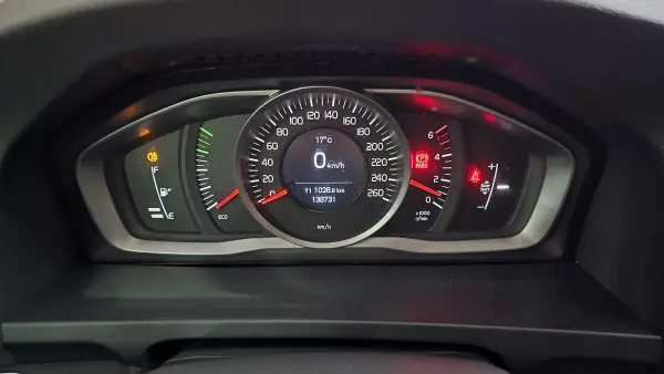 Volvo V60 Cross Country 2016 - 18180 EUR, 138731 km - AUTO.MOTO.pt - 138731km - foto 22 de 54