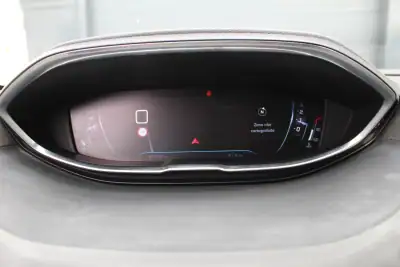 Peugeot 3008 2018 - 18000 EUR, 97000 km - AUTO.MOTO.pt - 97000km - foto 17 de 18