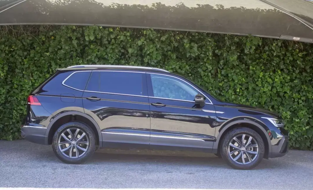 Volkswagen Tiguan Allspace 2022 - 33500 EUR, 23000 km - AUTO.MOTO.pt - 23000km - foto 6 de 19