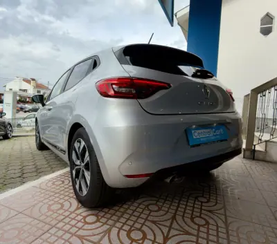 Renault Clio 2023 - 15450 EUR, 61000 km - AUTO.MOTO.pt - 61000km - foto 8 de 31