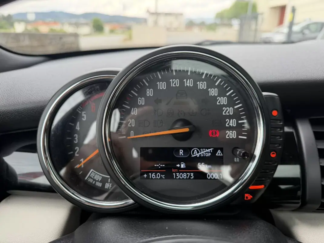 MINI 3 Portas 2016 - 17990 EUR, 130000 km - AUTO.MOTO.pt - 130000km - foto 17 de 30