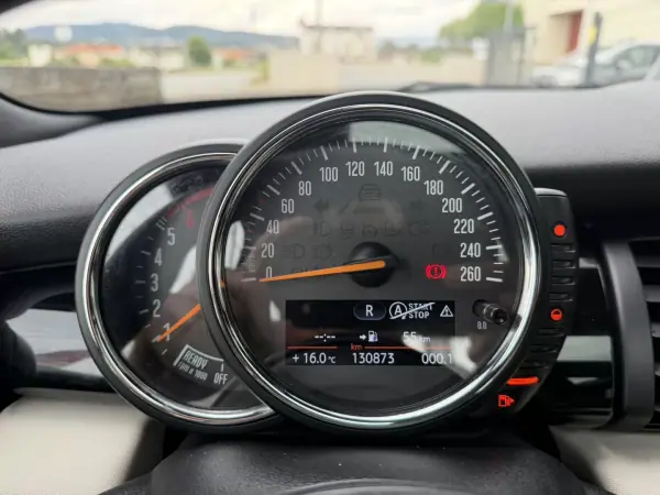 MINI 3 Portas 2016 - 17990 EUR, 130000 km - AUTO.MOTO.pt - 130000km - foto 17 de 30