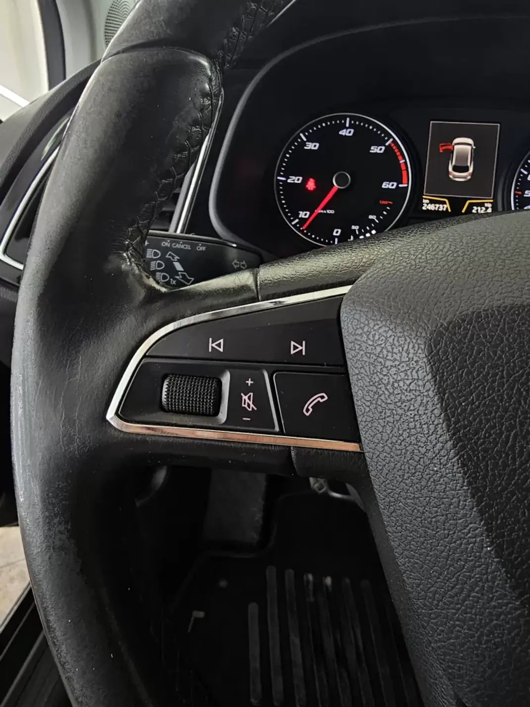 SEAT Leon ST 2016 - 9650 EUR, 246737 km - AUTO.MOTO.pt - 246737km - foto 60 de 79