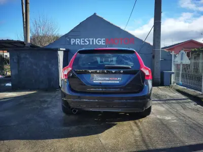 Volvo V60 2014 - 12900 EUR, 172000 km - AUTO.MOTO.pt - 172000km - foto 7 de 24