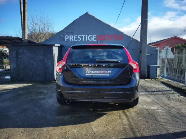 Volvo V60 2014 - 12900 EUR, 172000 km - AUTO.MOTO.pt - 172000km - foto 7 de 24