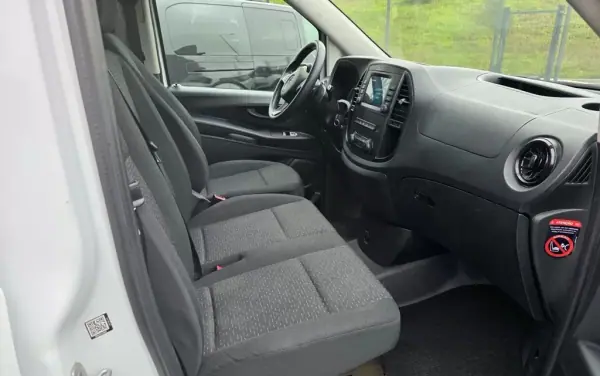 Mercedes-Benz 2021 - 24500 EUR, 65466 km - AUTO.MOTO.pt - 65466km - foto 4 de 17