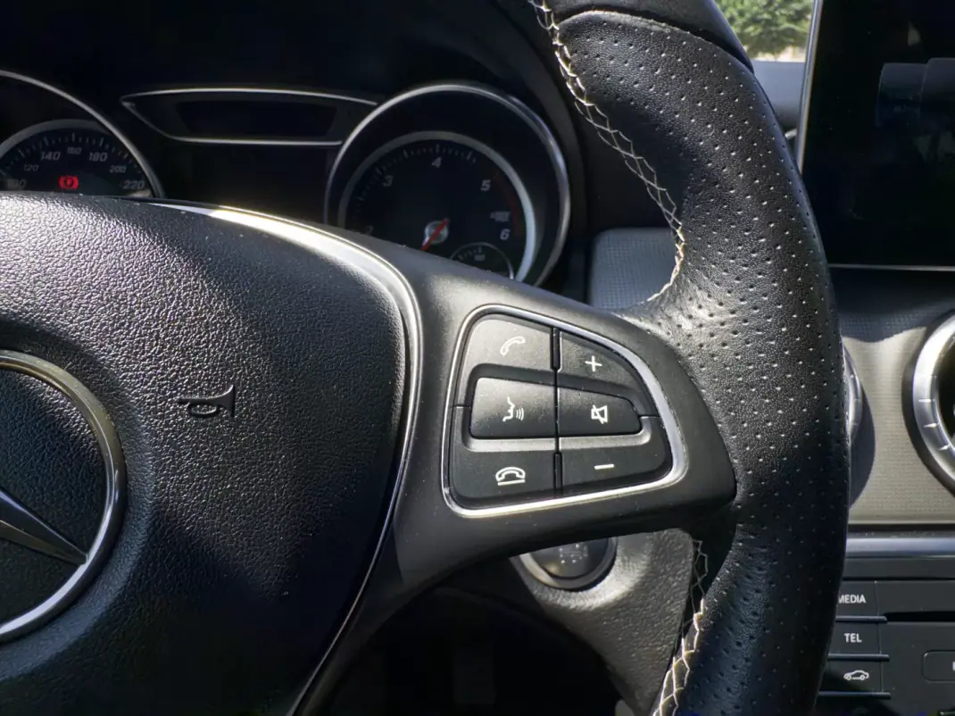 Mercedes-Benz CLA 180 2018 - 17990 EUR, 139000 km - 139000km - foto 18 de 42