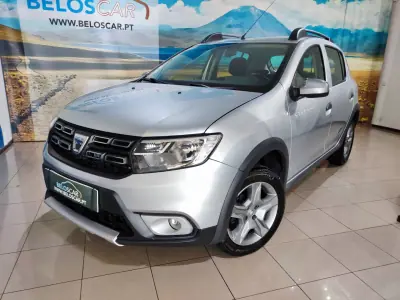 Dacia Sandero 2020 - 11750 EUR, 54000 km - AUTO.MOTO.pt - 54000km - foto 3 de 25